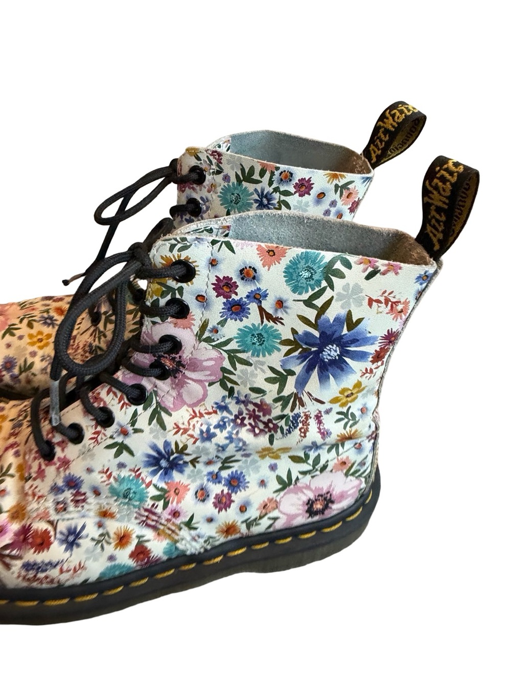 Dr. Martens Pascal Wanderlust Lace-Up Boots Bone Colorful Floral Size 9 Women's - Picture 3 of 11